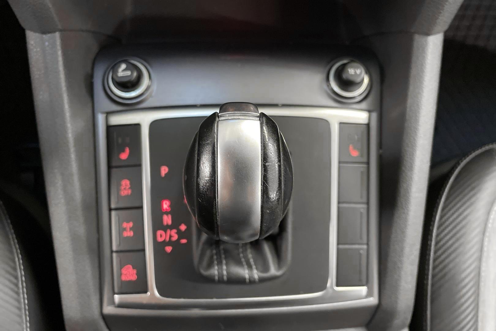 VOLKSWAGEN Amarok 2014
