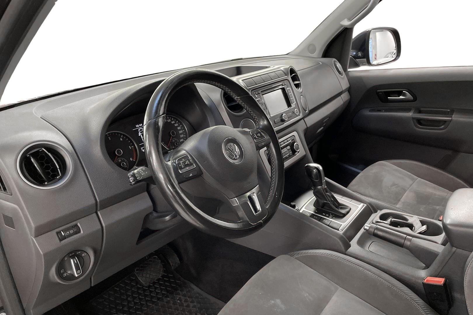 VOLKSWAGEN Amarok 2014