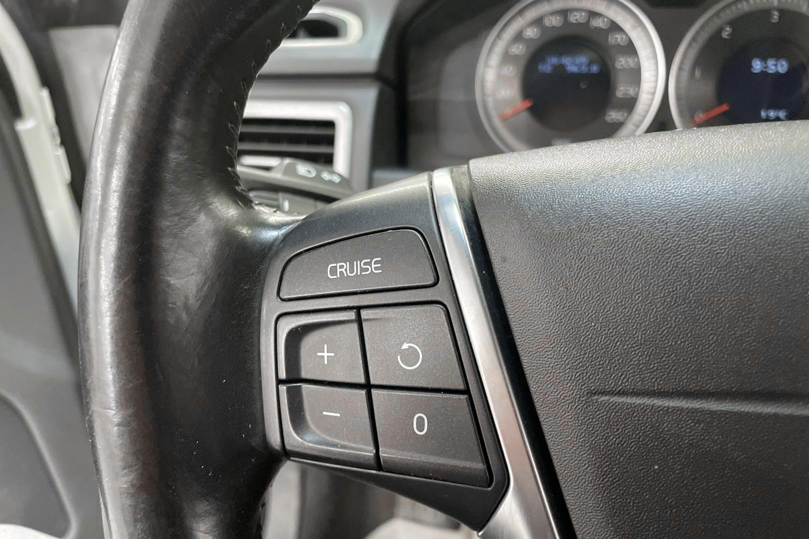 VOLVO XC70 17
