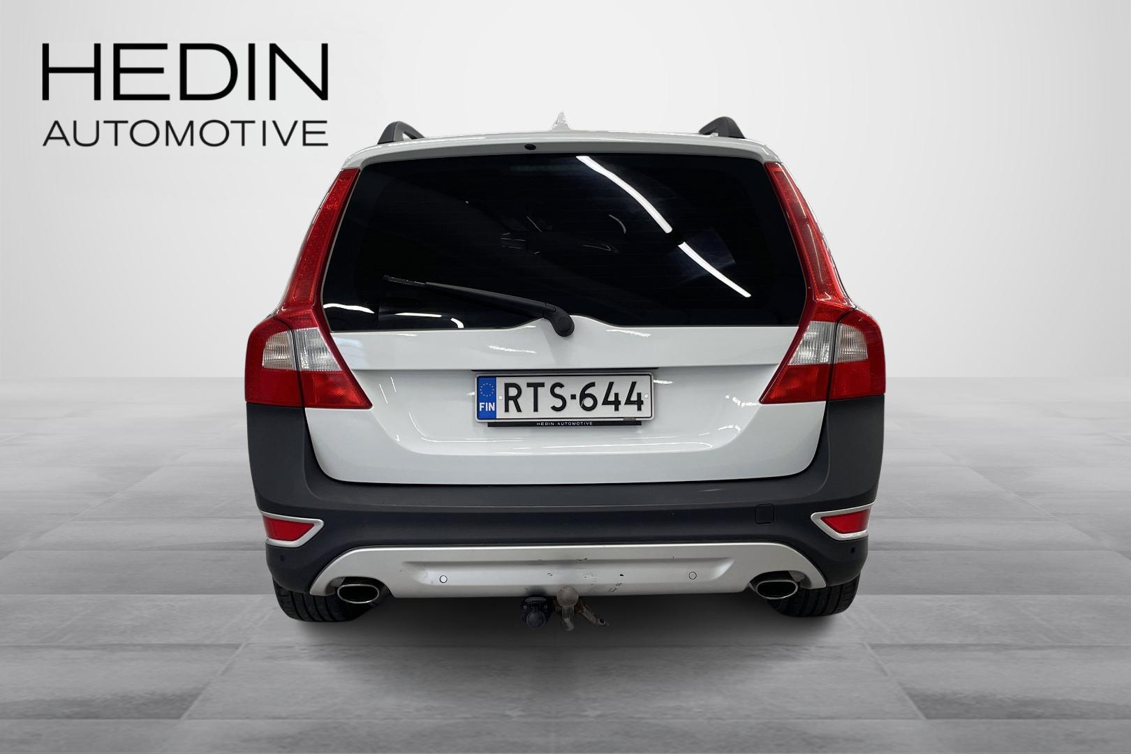 VOLVO XC70 4