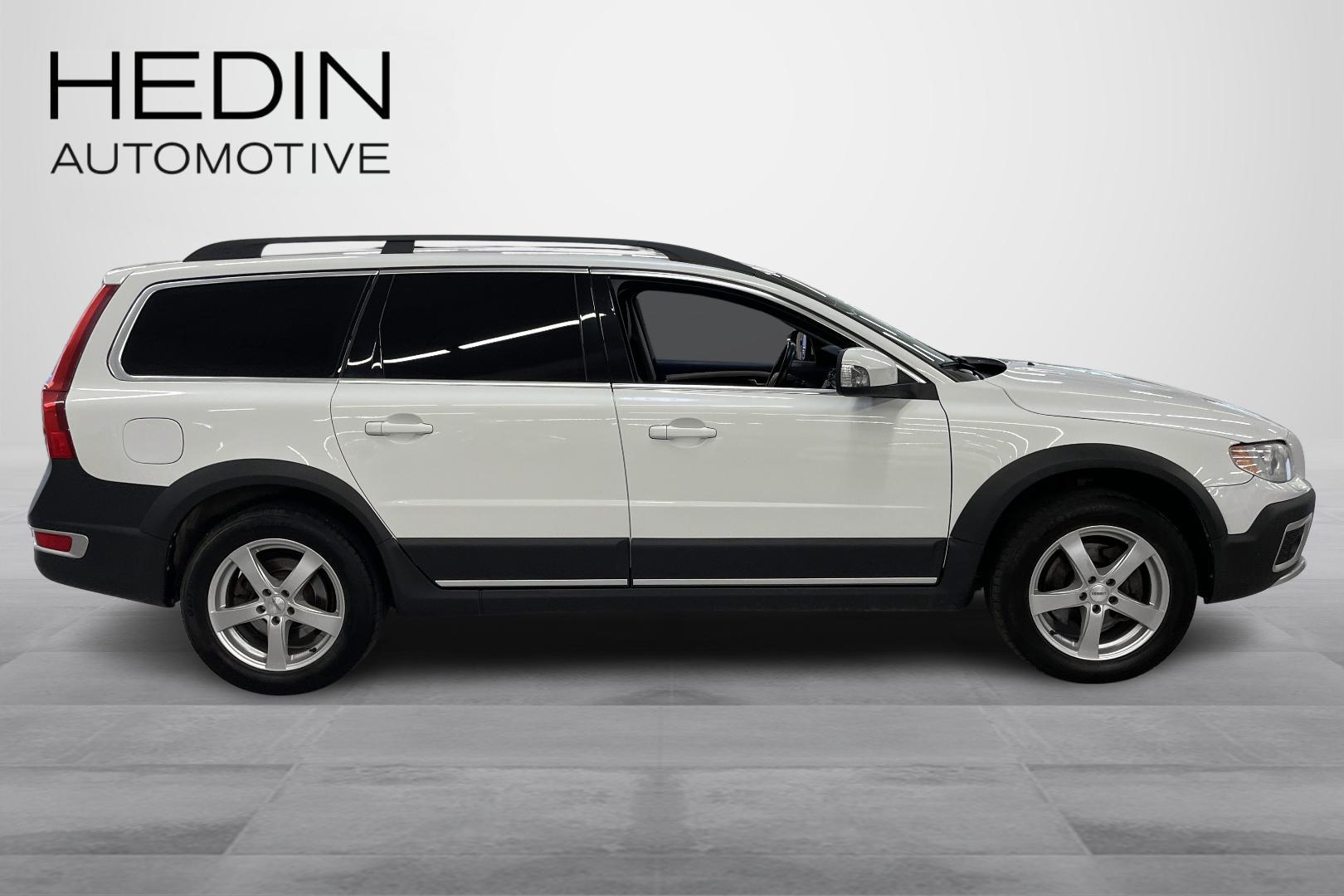 VOLVO XC70 8