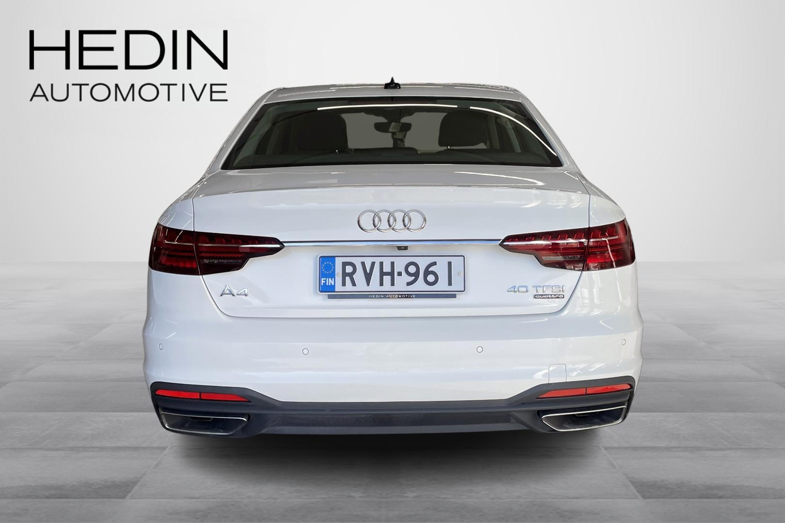 AUDI A4 2023