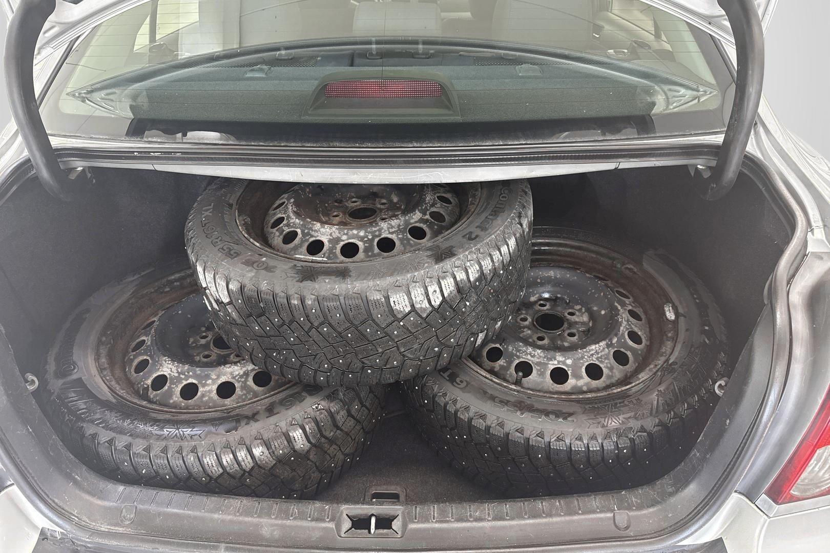 TOYOTA AVENSIS 2008
