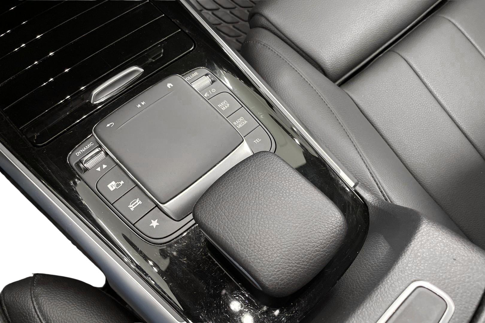 MERCEDES-BENZ GLB 2021