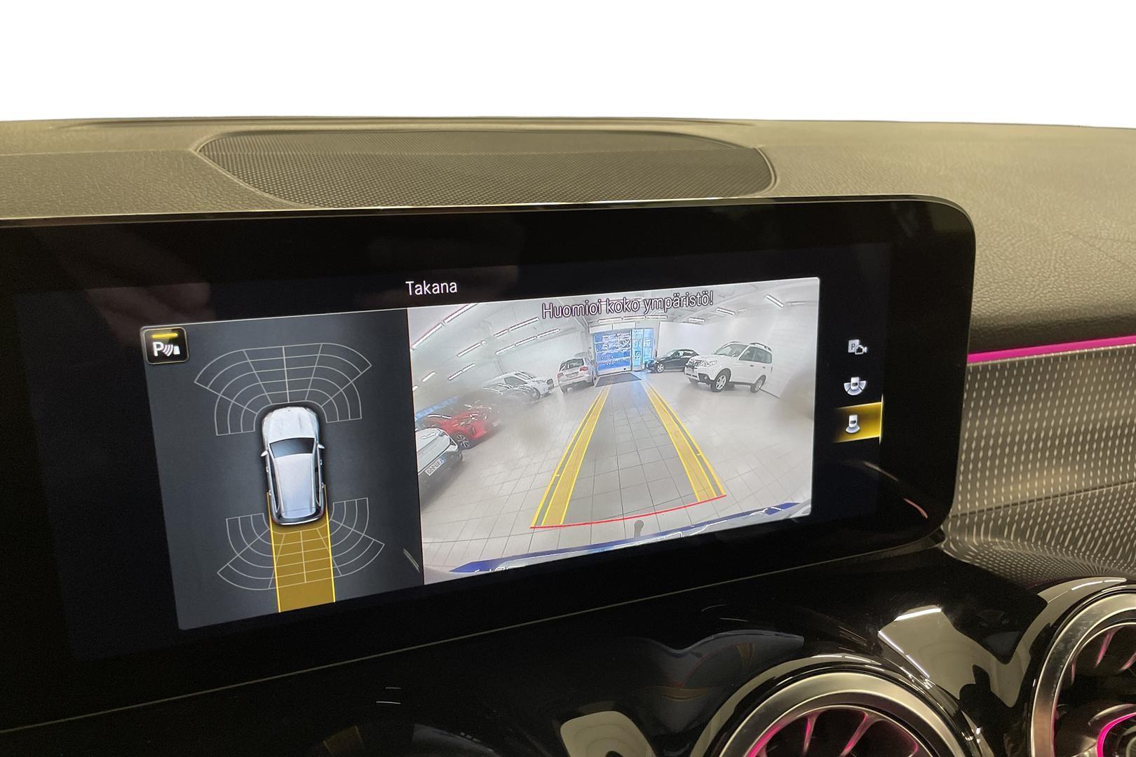 MERCEDES-BENZ GLB 2021