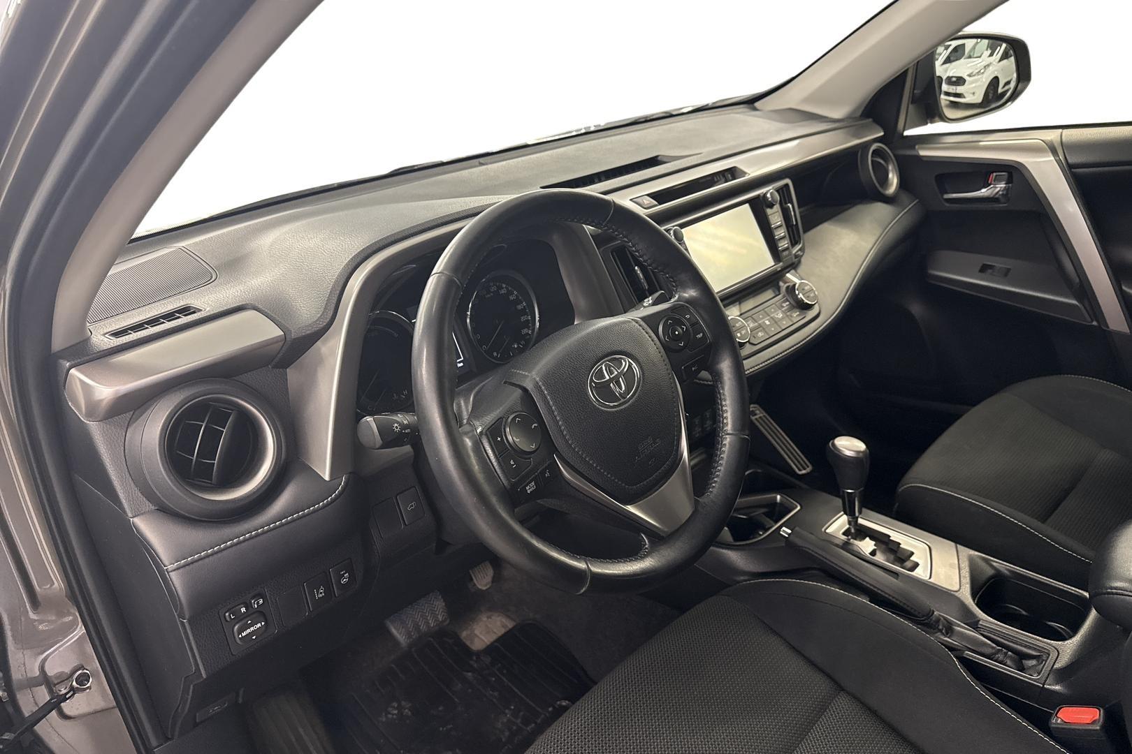 TOYOTA RAV4 2018