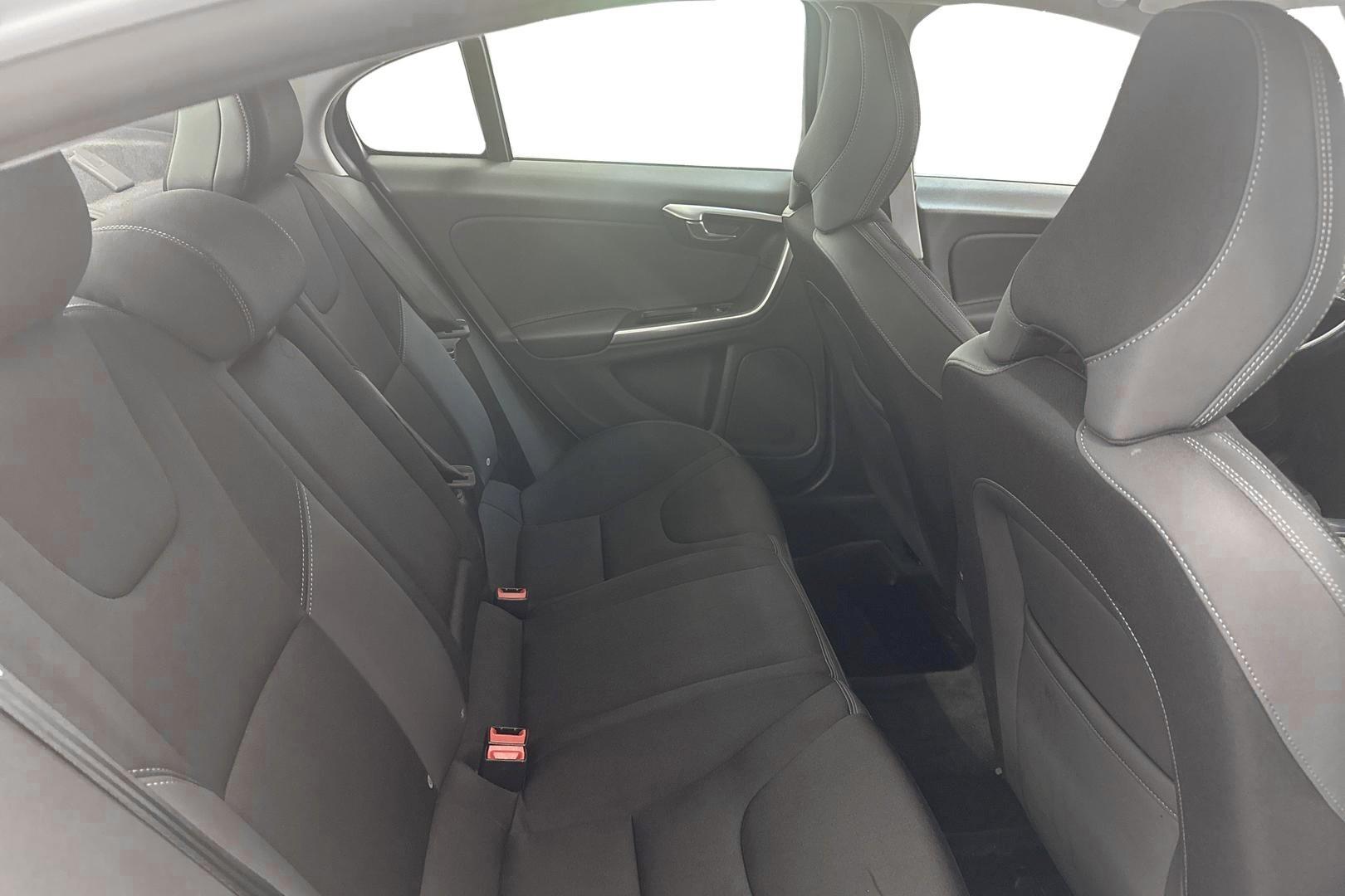 VOLVO S60 11