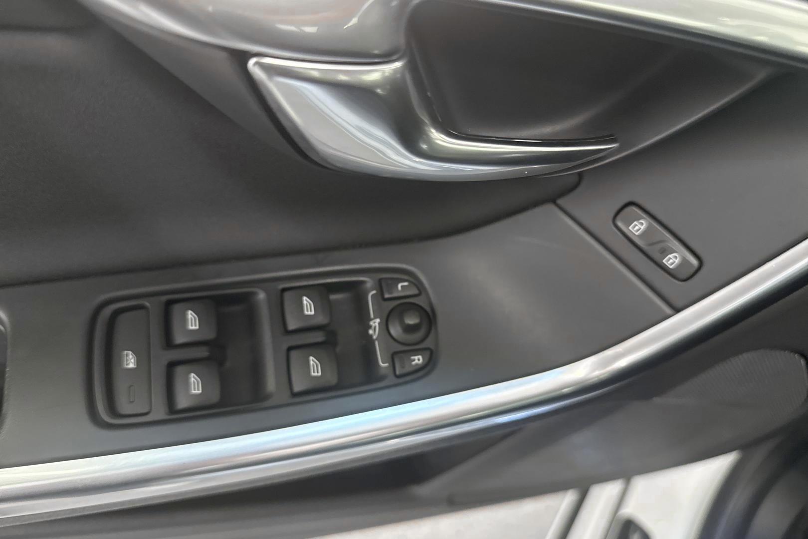 VOLVO S60 13