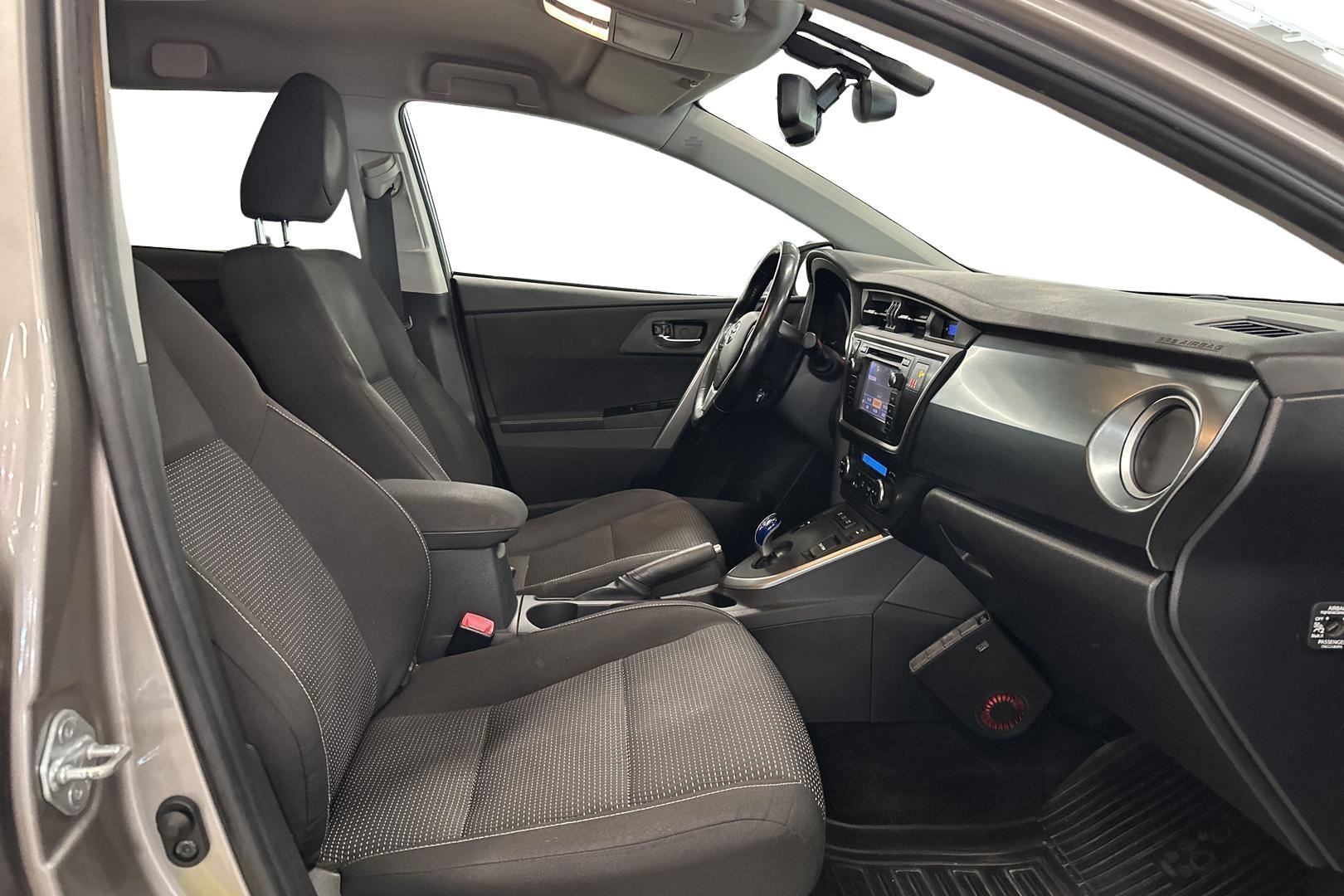 Toyota Auris 2013