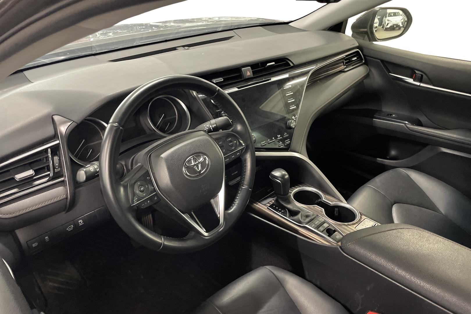 Toyota Camry 2021