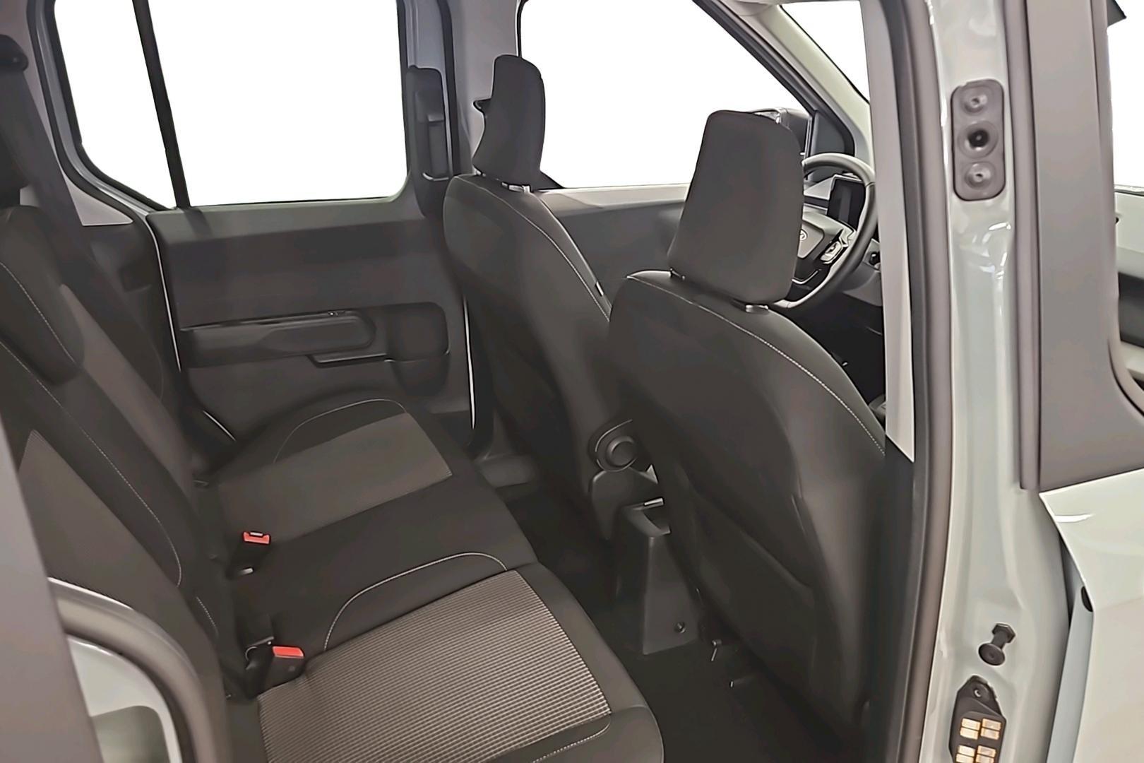 Ford Tourneo Courier 2025