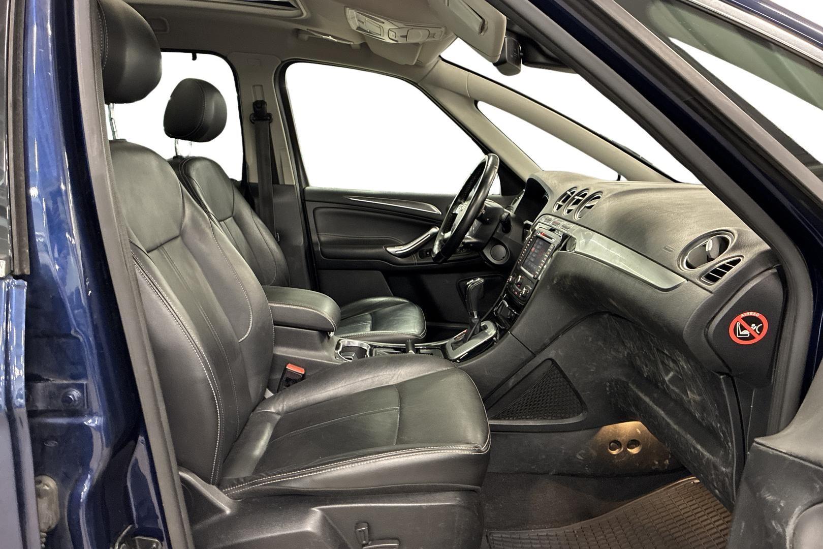 Ford S-Max 2012