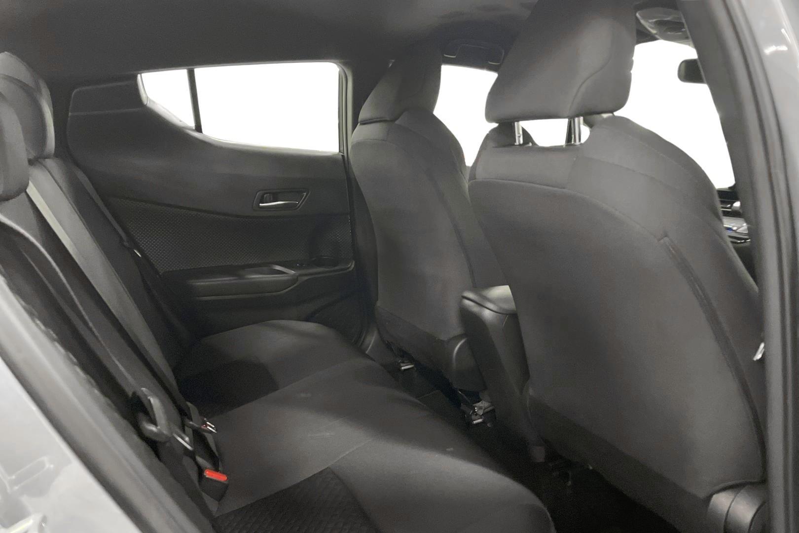 Toyota C-HR 11
