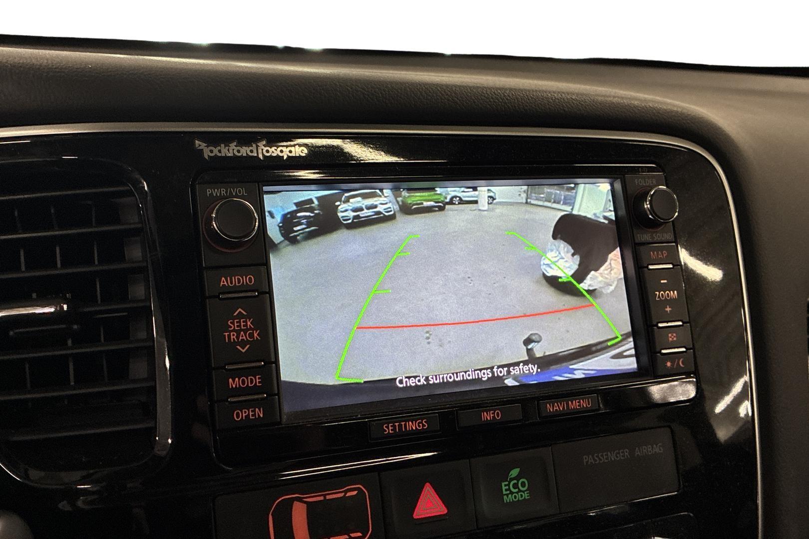MITSUBISHI Outlander PHEV 2015
