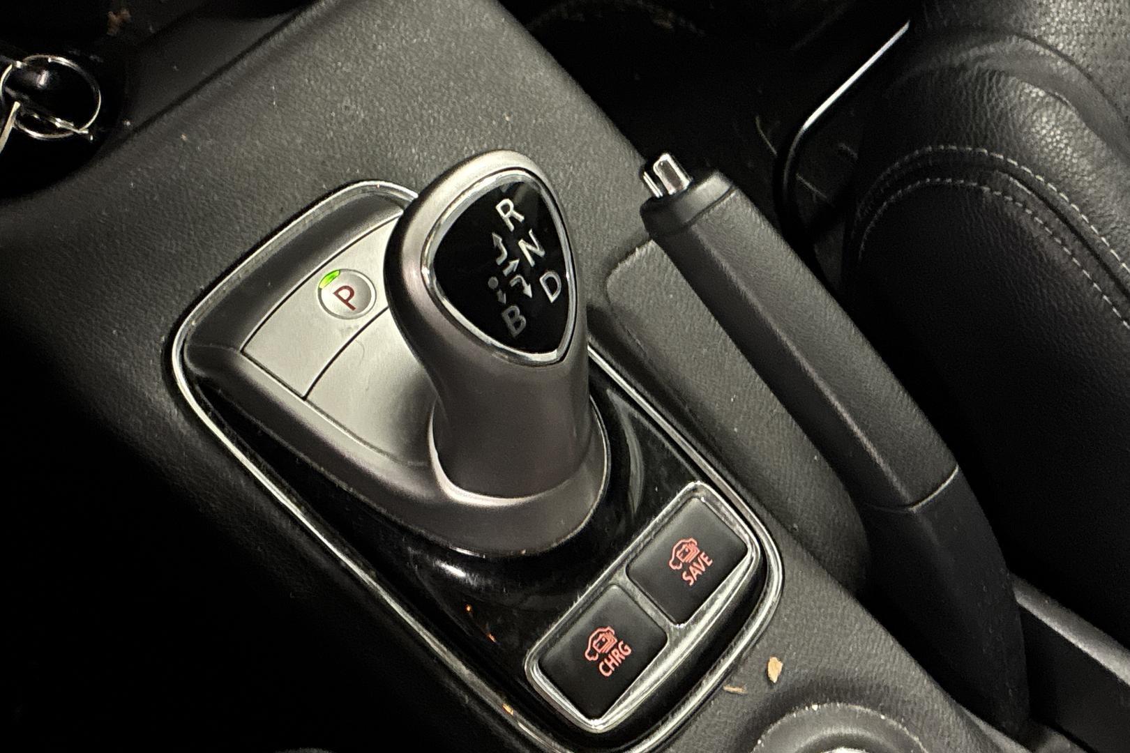 MITSUBISHI Outlander PHEV 2015