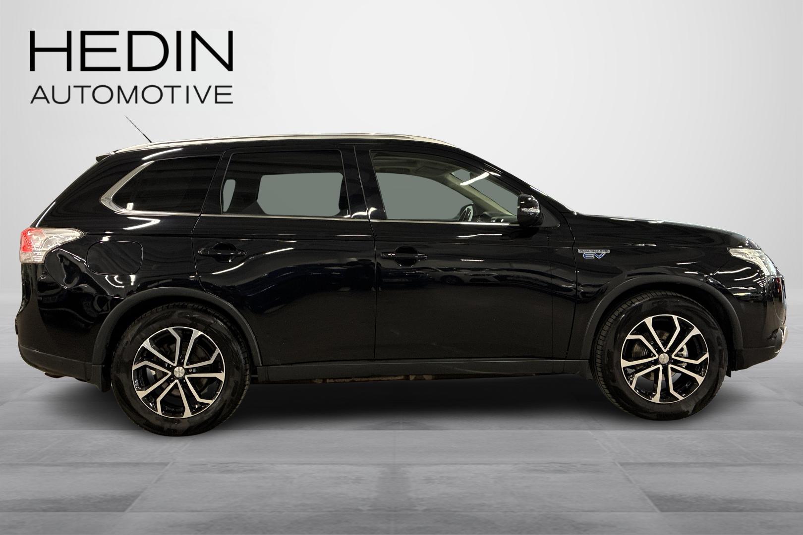 MITSUBISHI Outlander PHEV 2015