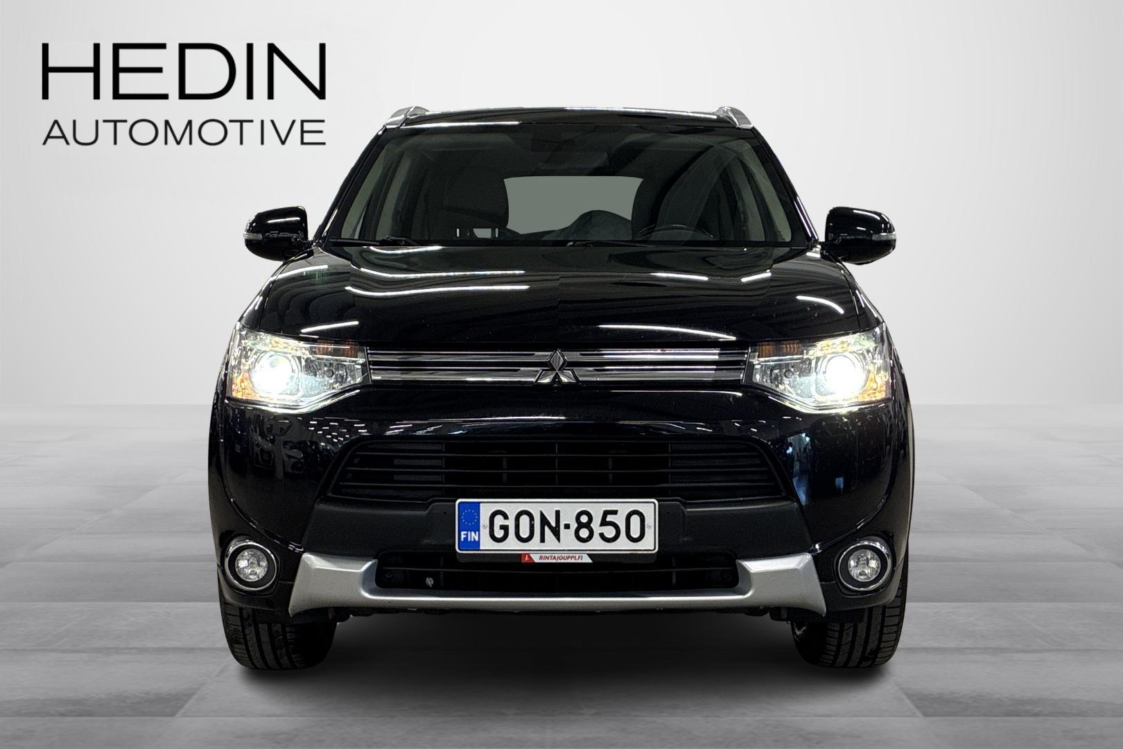 MITSUBISHI Outlander PHEV 2015