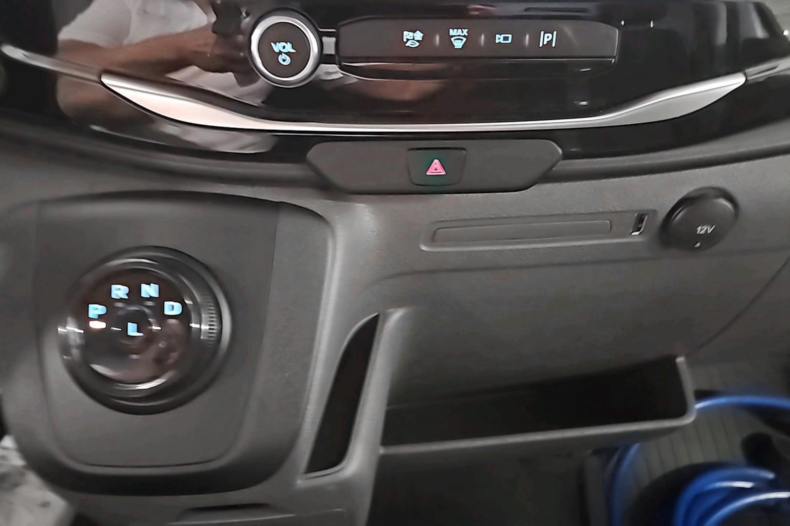 FORD TRANSIT 2025