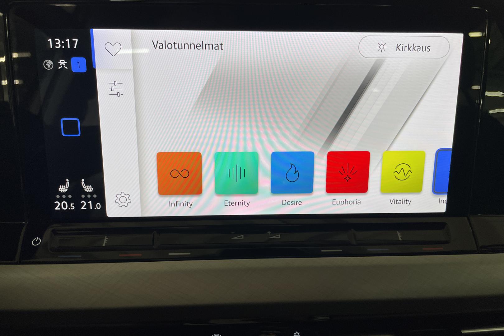 VOLKSWAGEN Golf 20