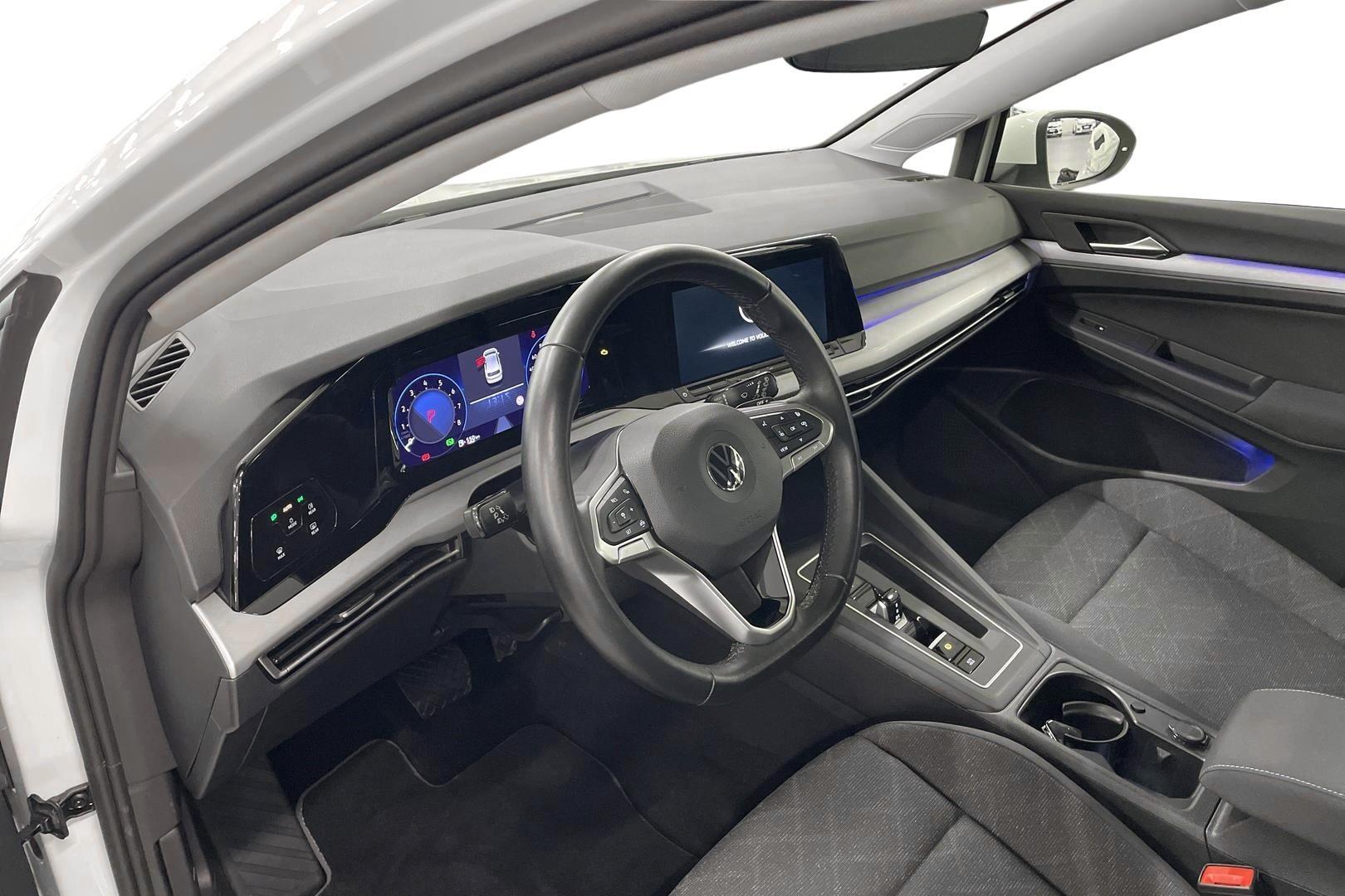 VOLKSWAGEN Golf 8