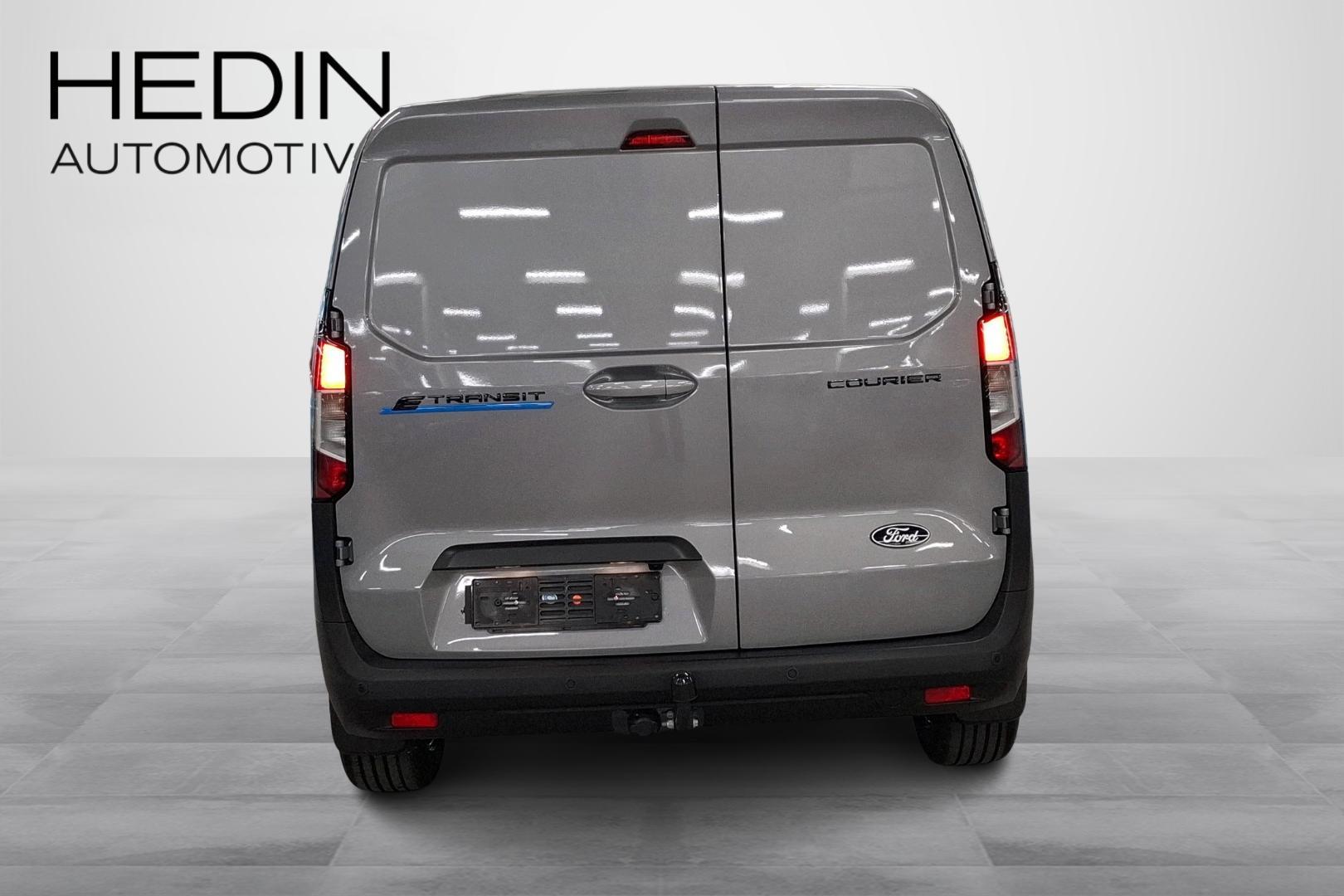 Ford Transit Courier 2026