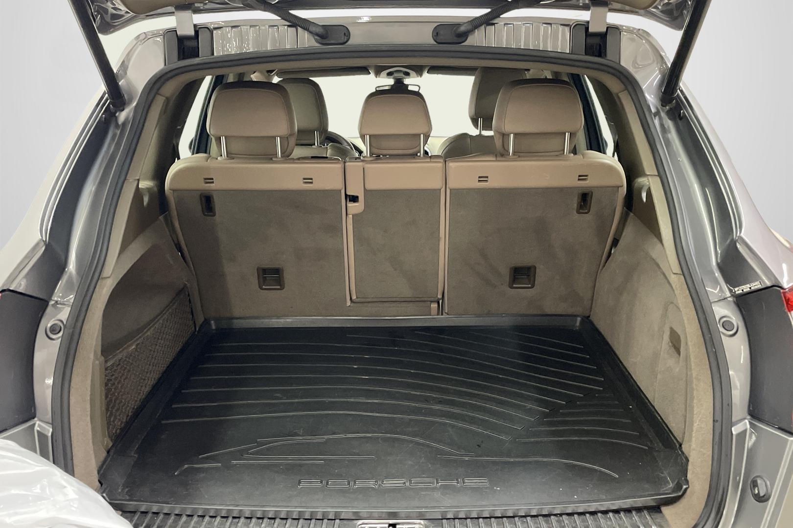 Porsche Cayenne 2011