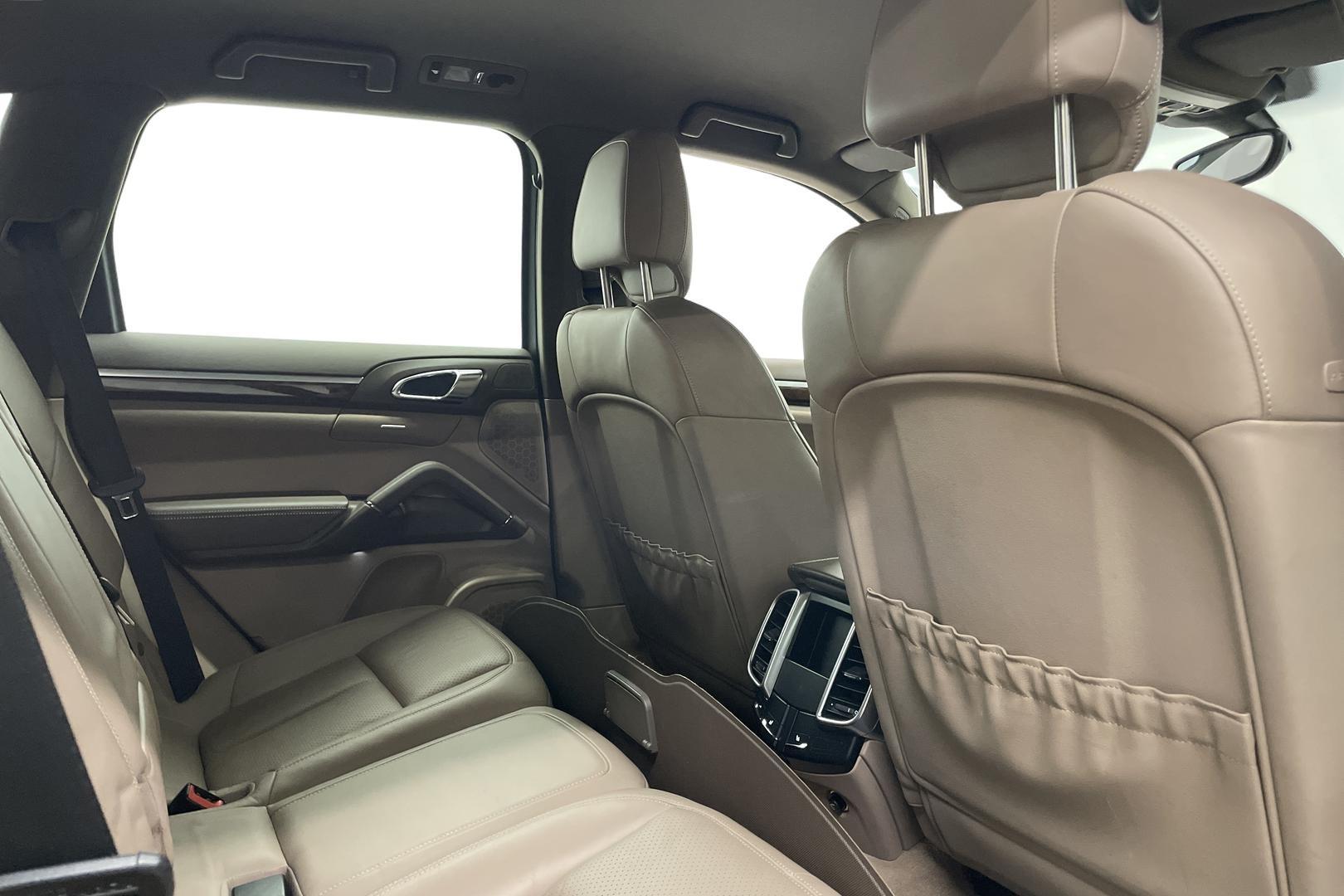 Porsche Cayenne 2011