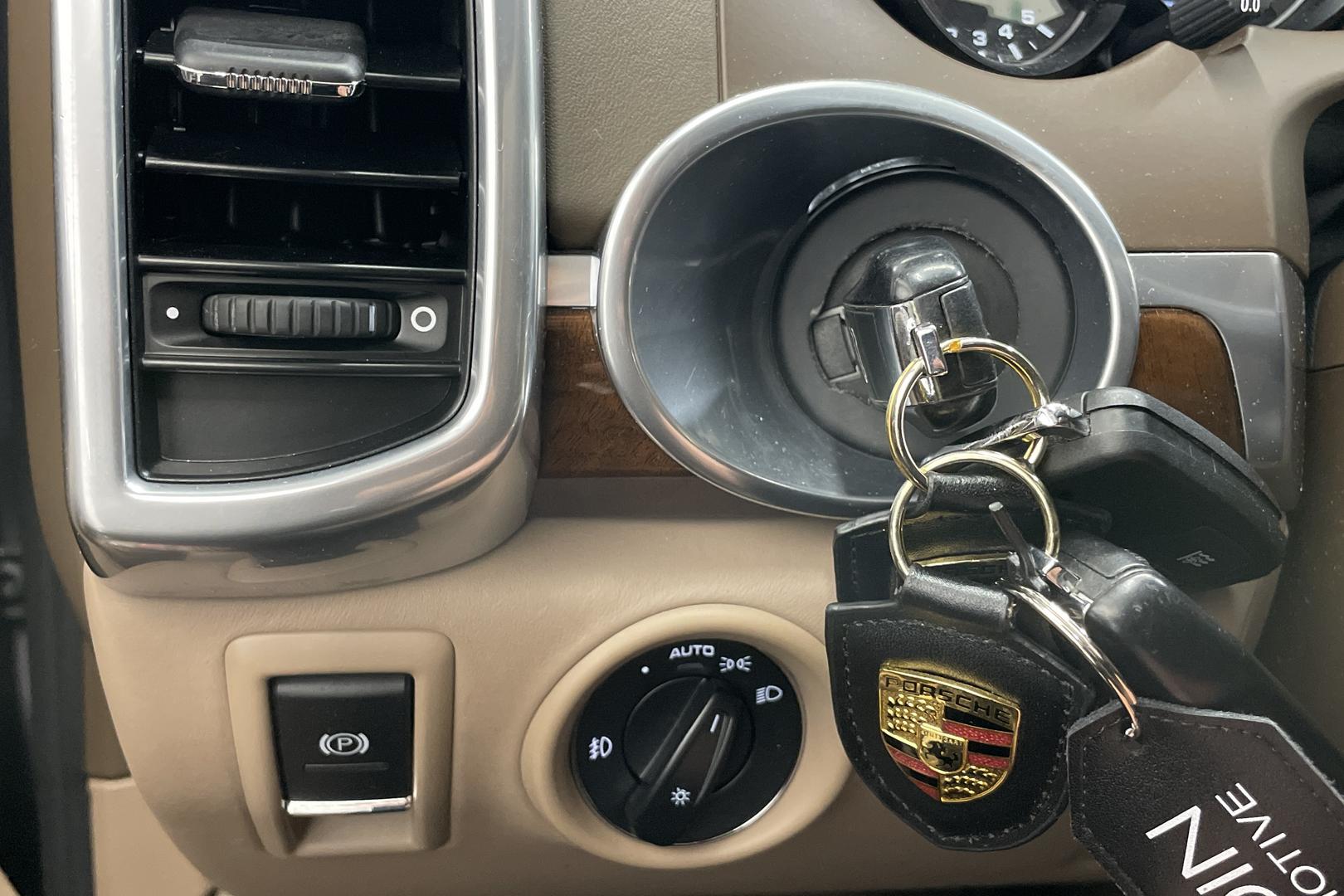 Porsche Cayenne 2011