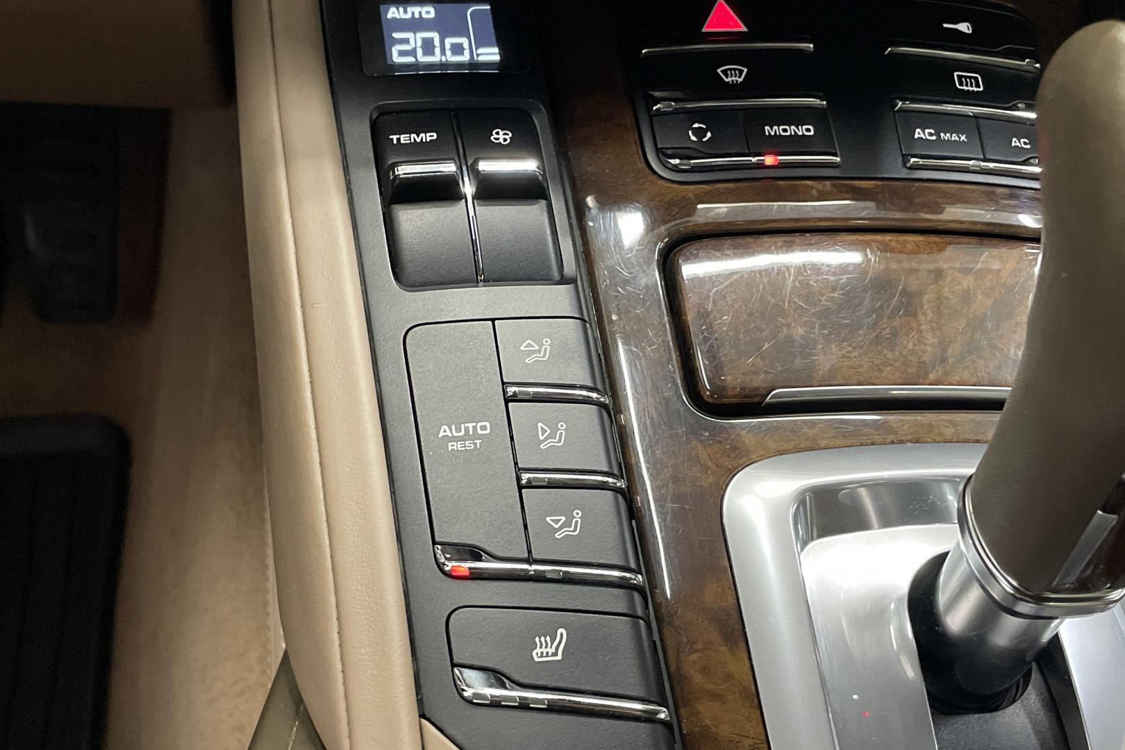 Porsche Cayenne 2011