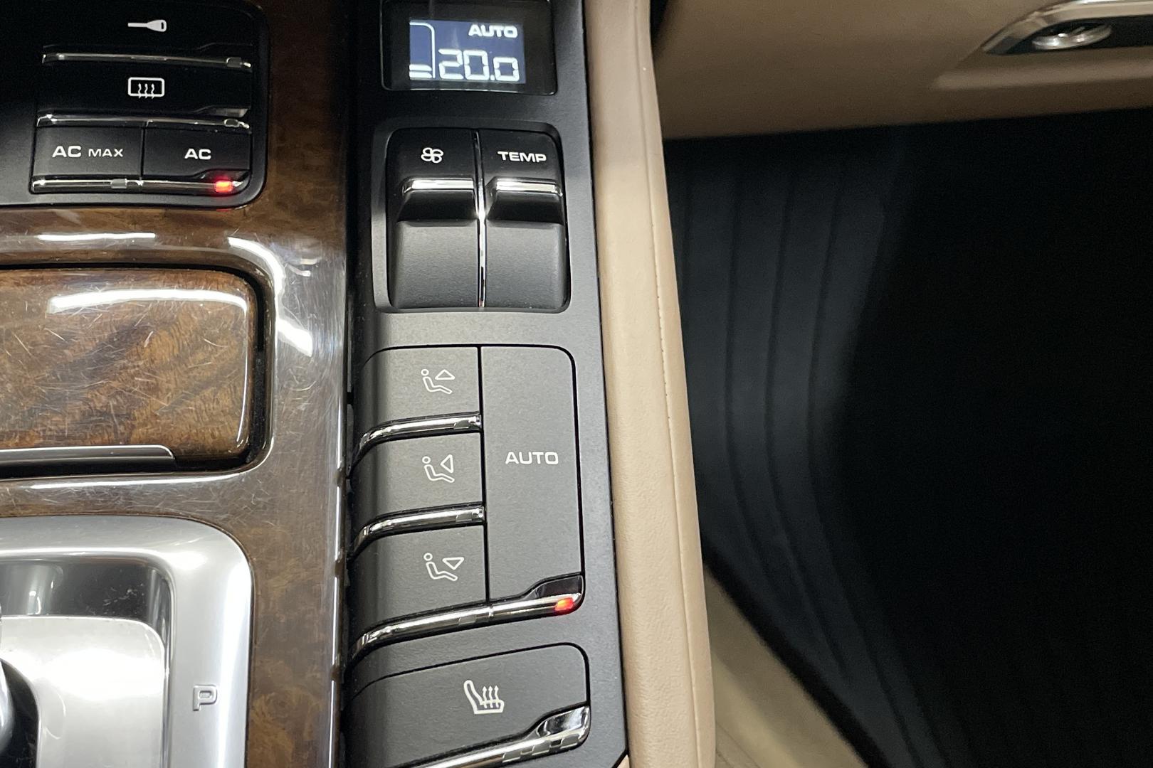 Porsche Cayenne 2011