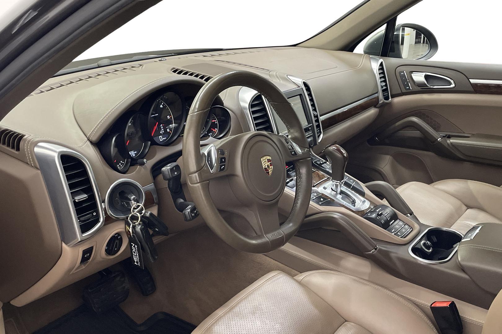 Porsche Cayenne 2011