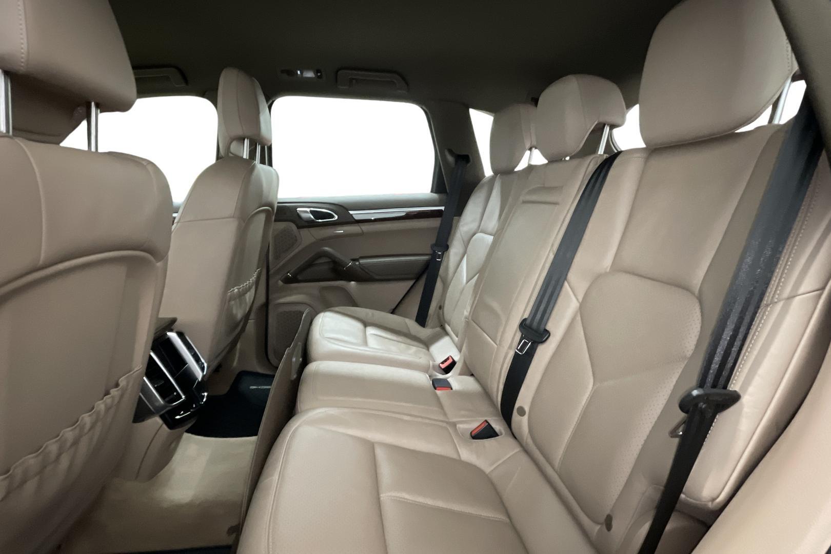 Porsche Cayenne 2011