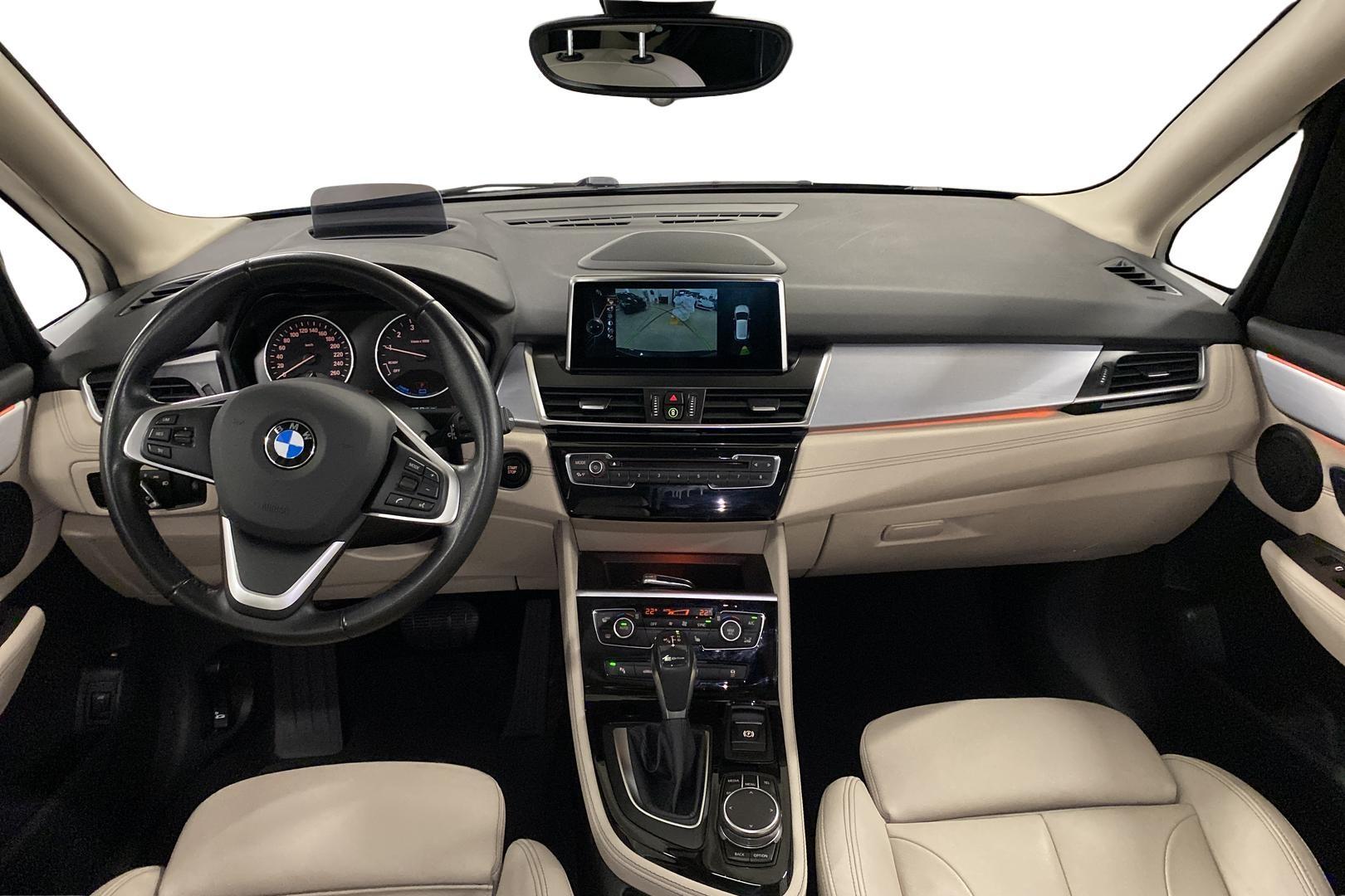 BMW 225 2016
