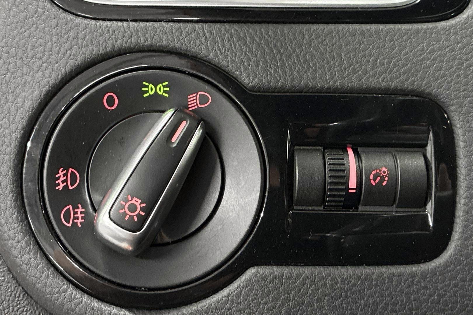VOLKSWAGEN Polo 2013