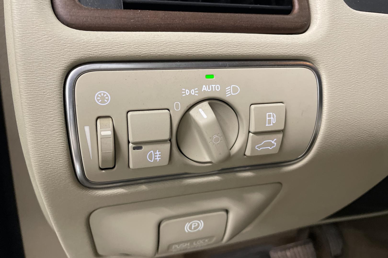 VOLVO XC70 2014
