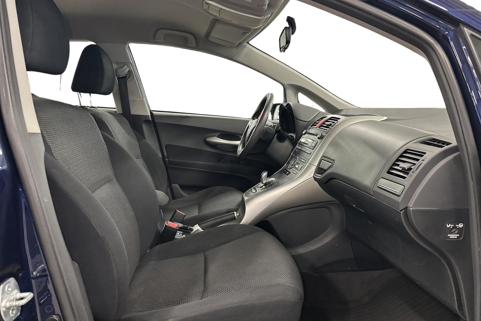 Toyota Auris 2012