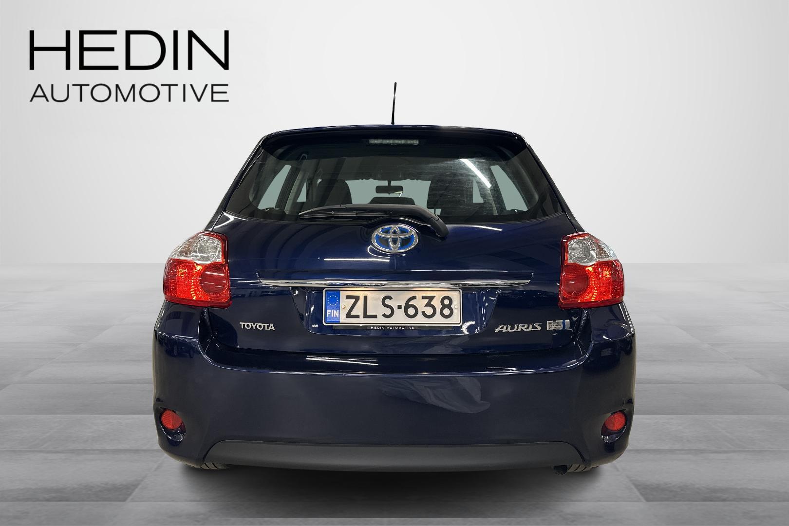 Toyota Auris 2012