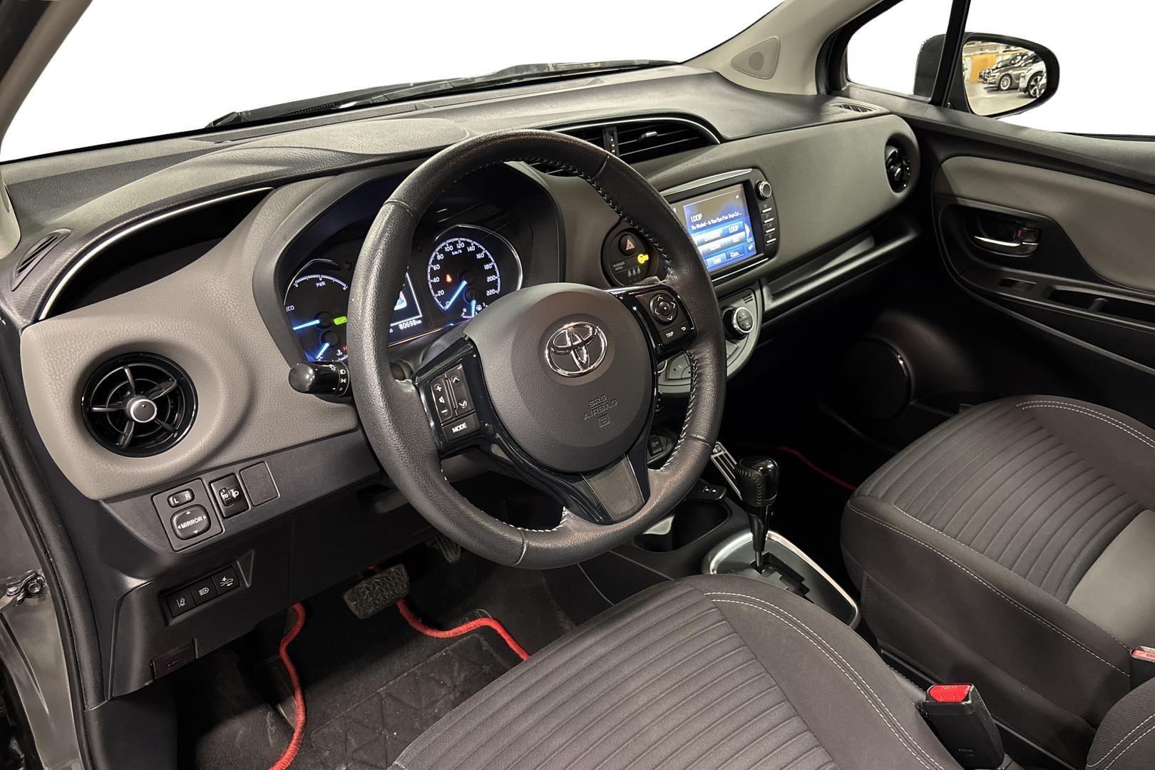 TOYOTA Yaris 2019