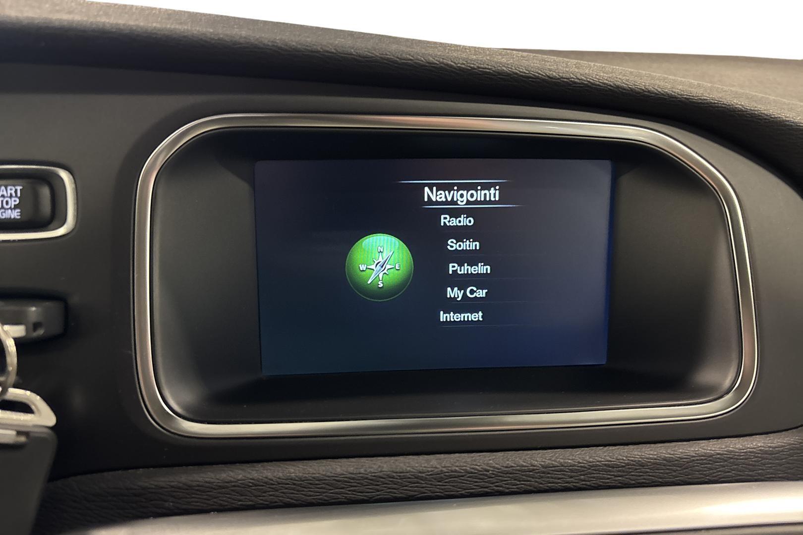 VOLVO V40 2015