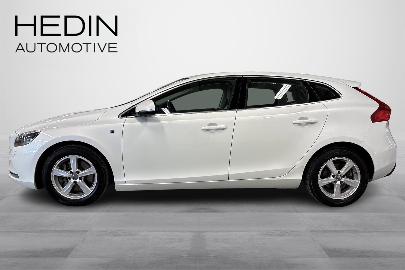 VOLVO V40 2015