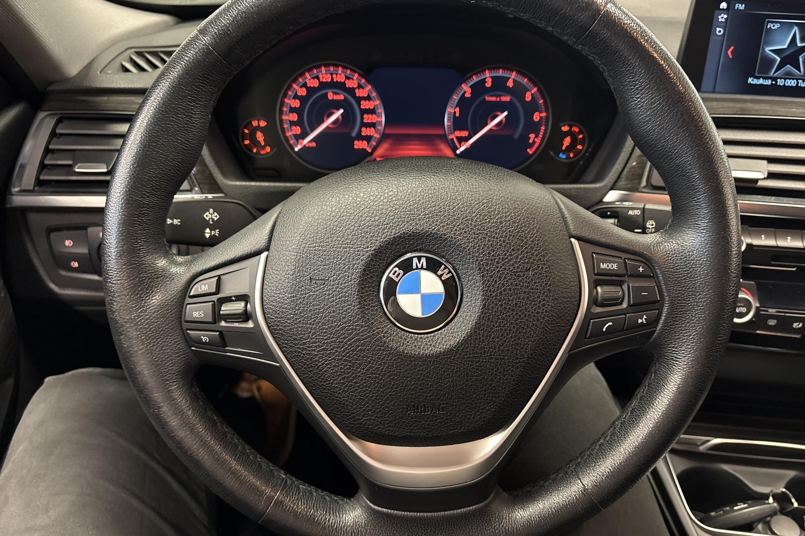 BMW 320 2019