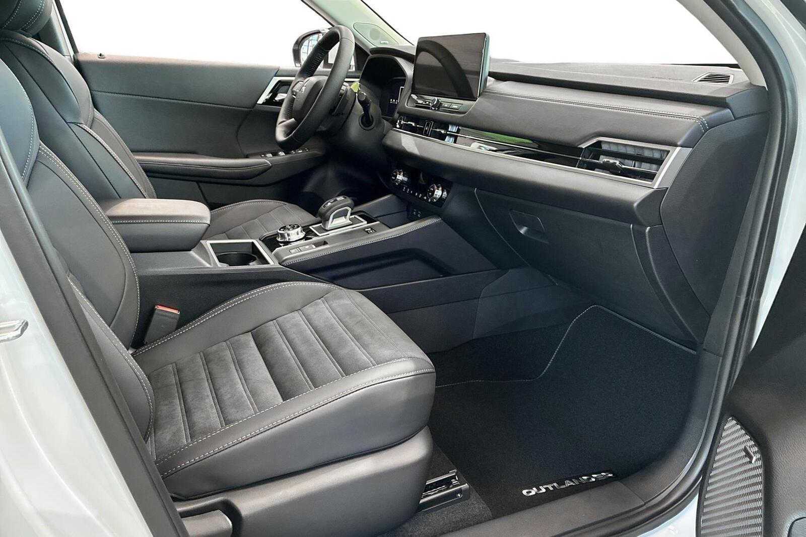 Mitsubishi Outlander 2025