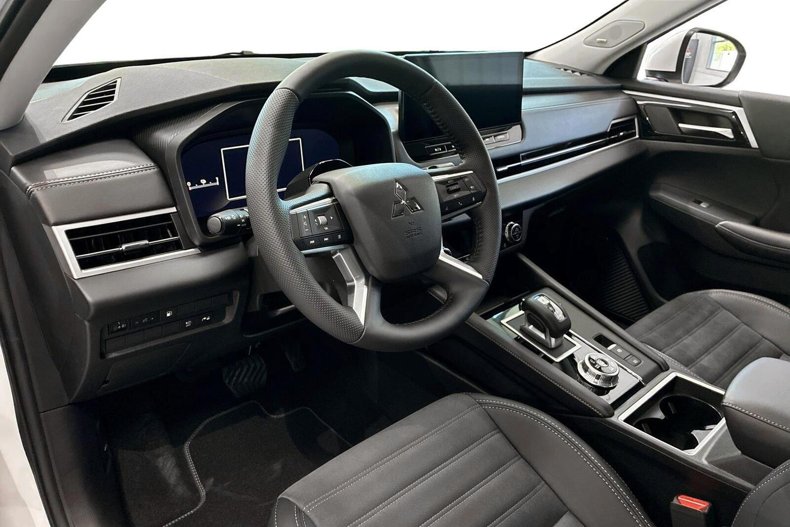 Mitsubishi Outlander 2025