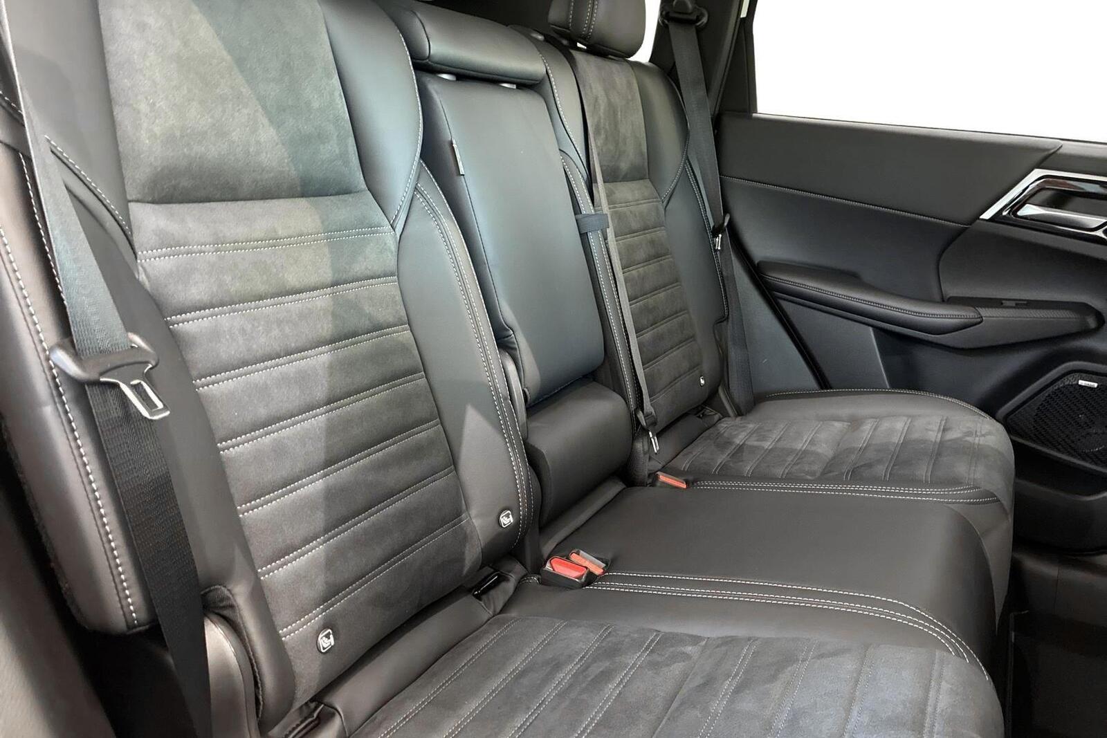 Mitsubishi Outlander 2025