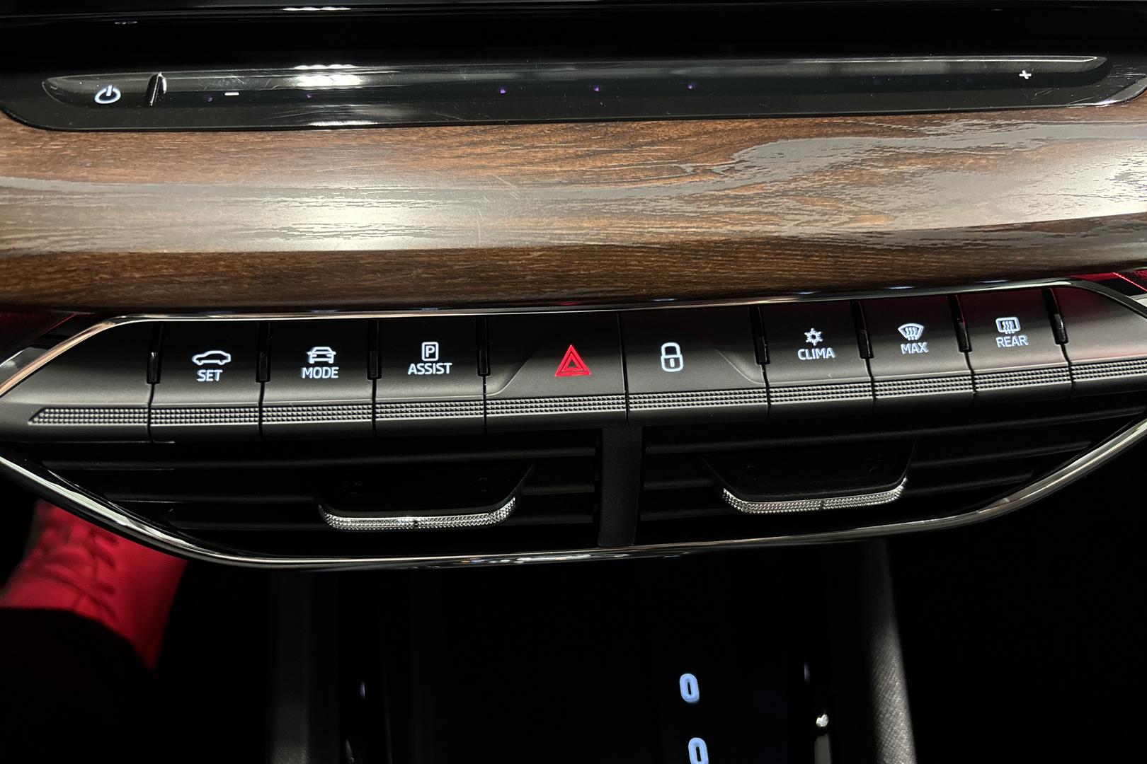 SKODA OCTAVIA 2023