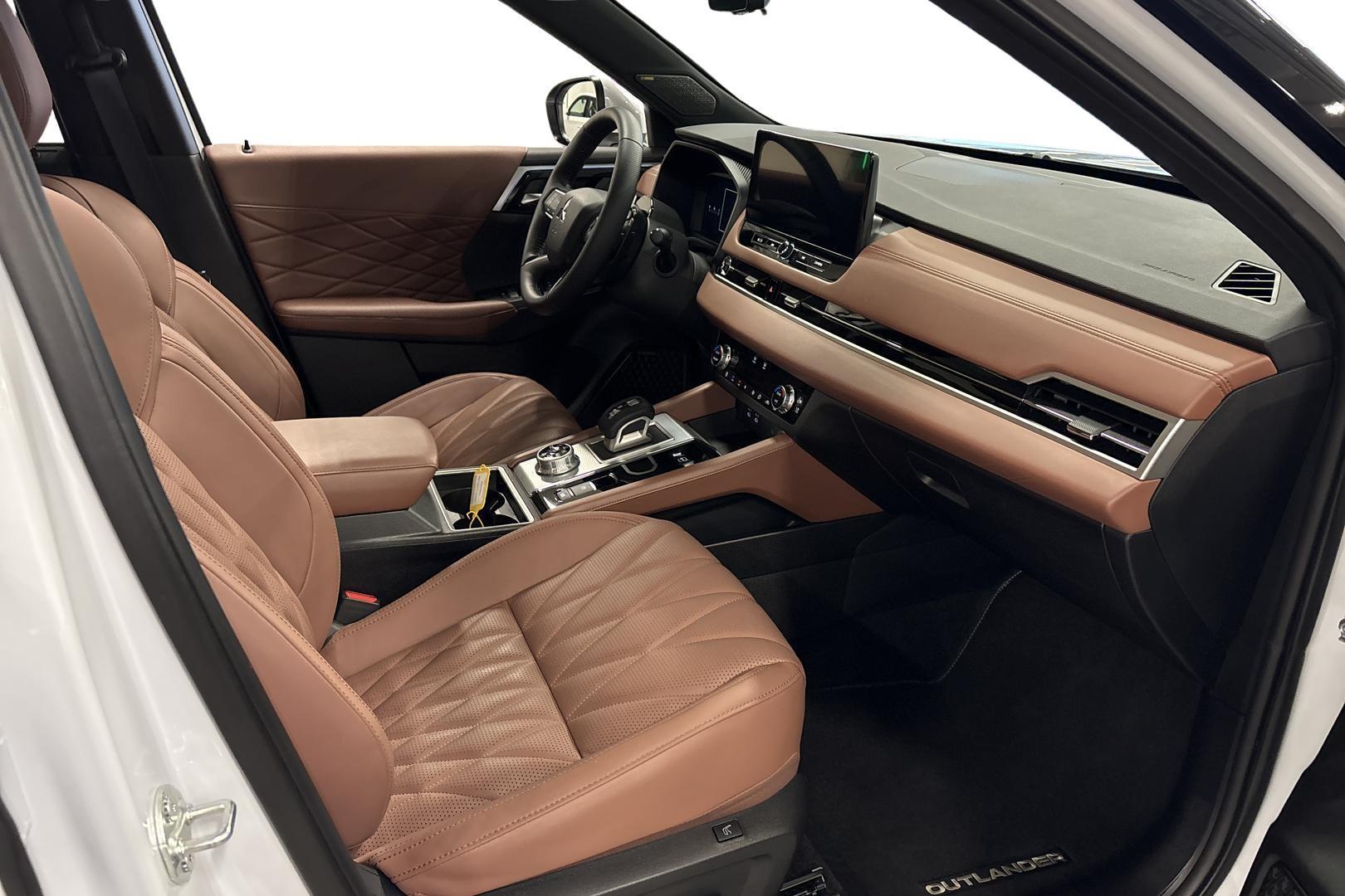 Mitsubishi Outlander 2025