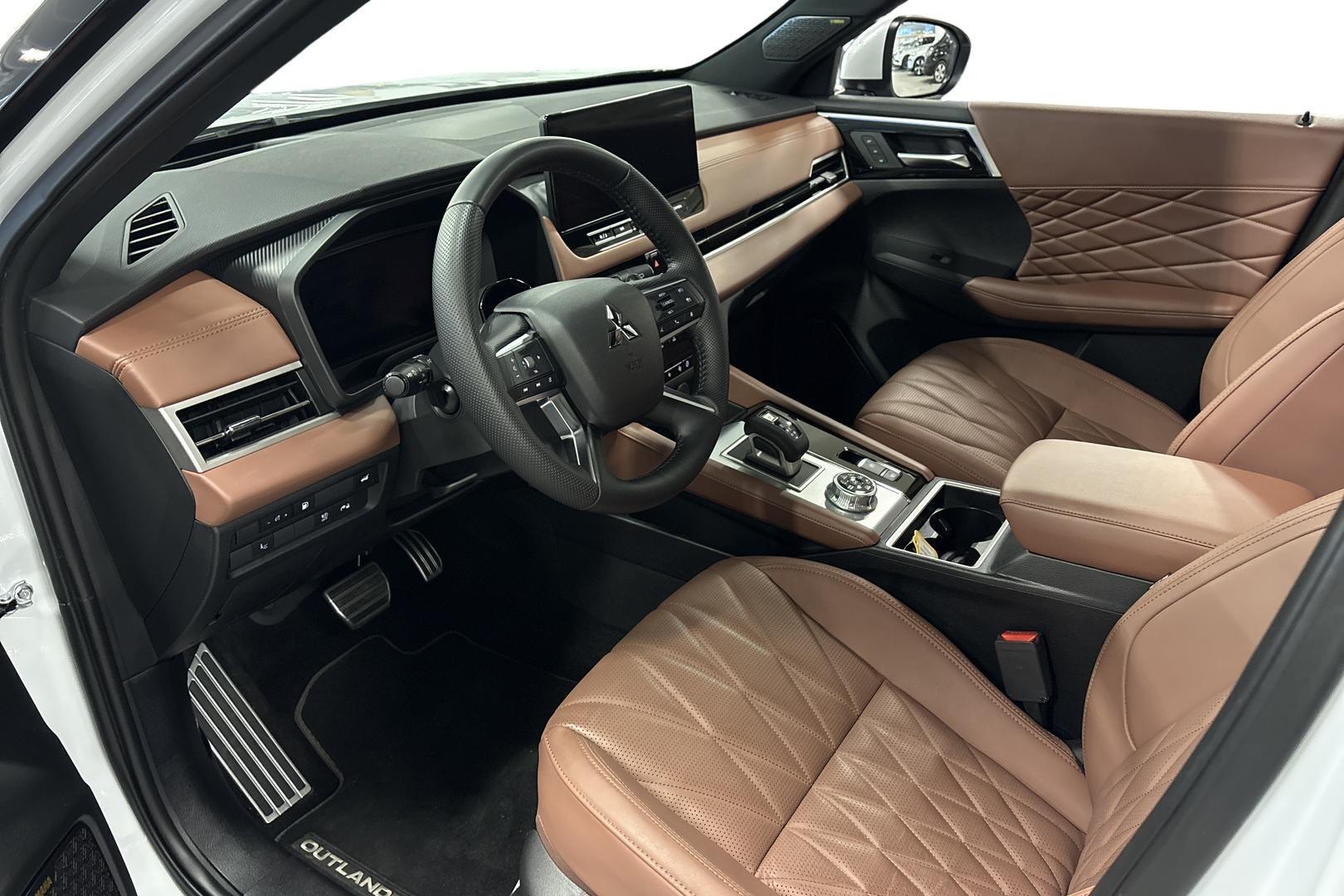 Mitsubishi Outlander 2025