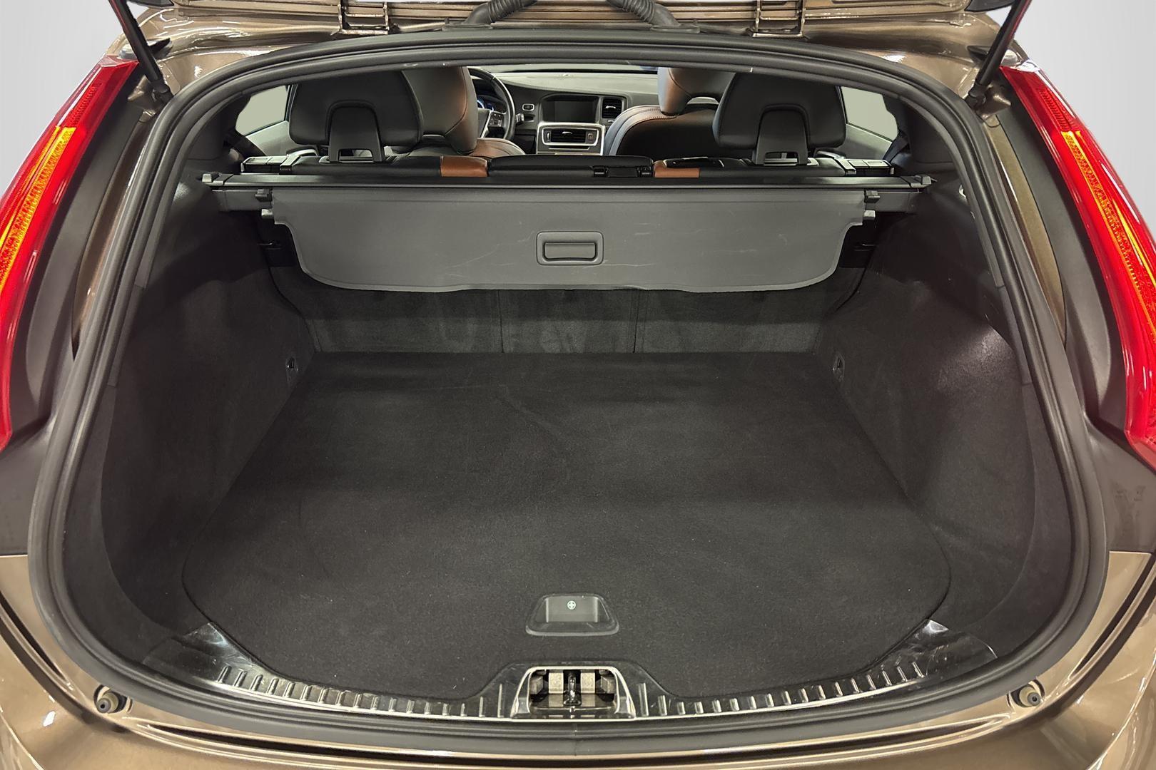 Volvo V60 Cross Country 2016