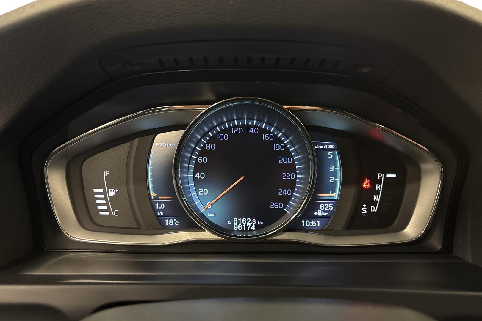 Volvo V60 Cross Country 2016