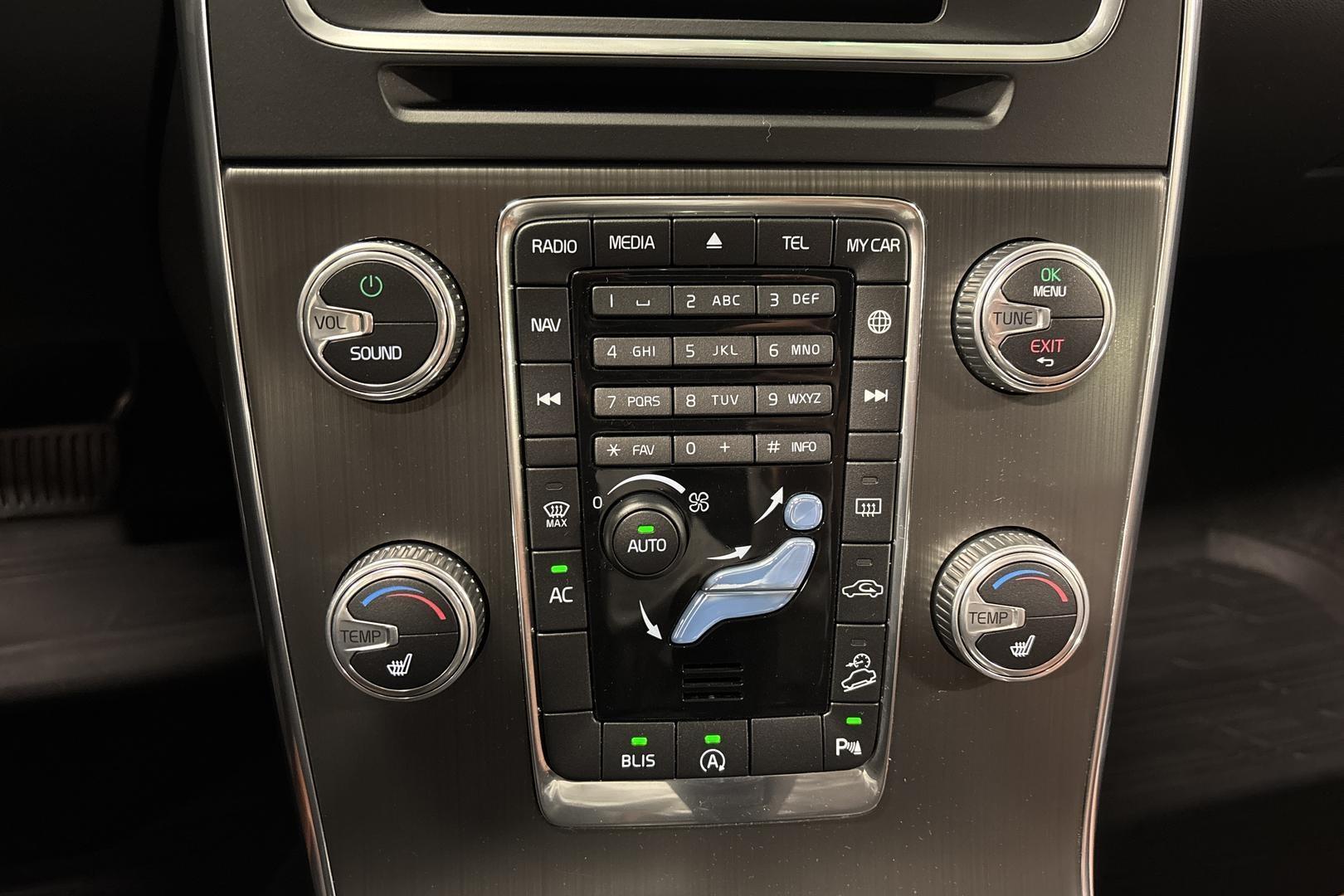 Volvo V60 Cross Country 2016